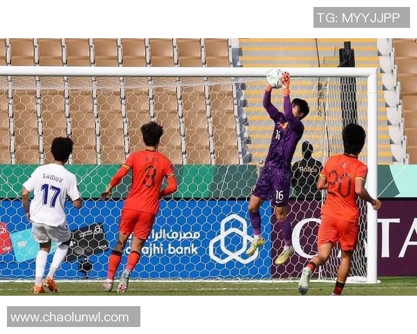 中国与乌兹别克斯坦足球对决展现两国体育实力与文化交流的精彩瞬间